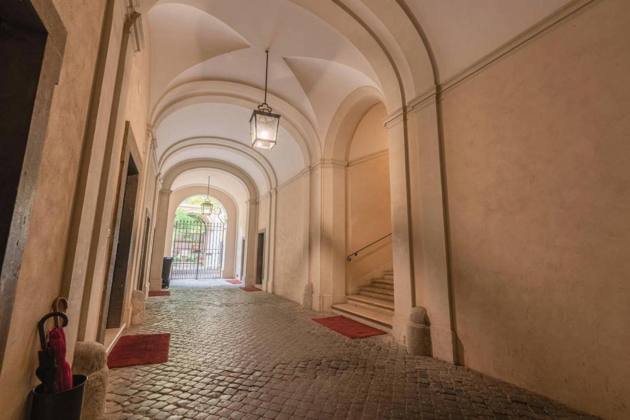 Palazzo Pamphili Lecca Di Guevara Rome Exterior photo